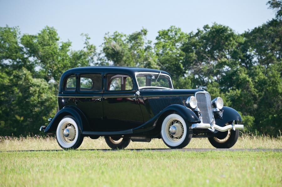  Ford DeLuxe Fordor Sedan 1933 года  (фото 17 из 17)
